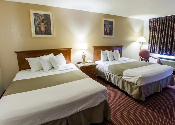 Hotel Surestay By Western Airport 3*
