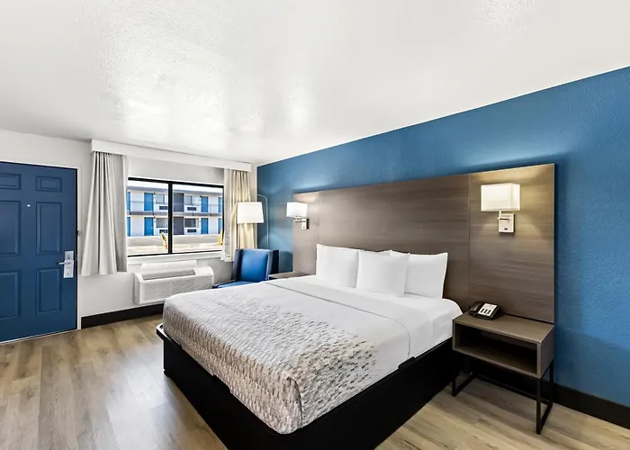 Surestay By Western Airport 3*