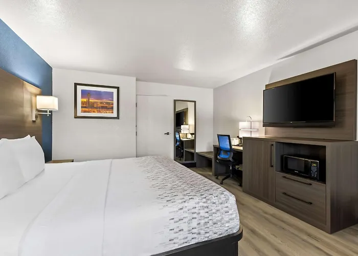 Surestay By Western Airport Hotel