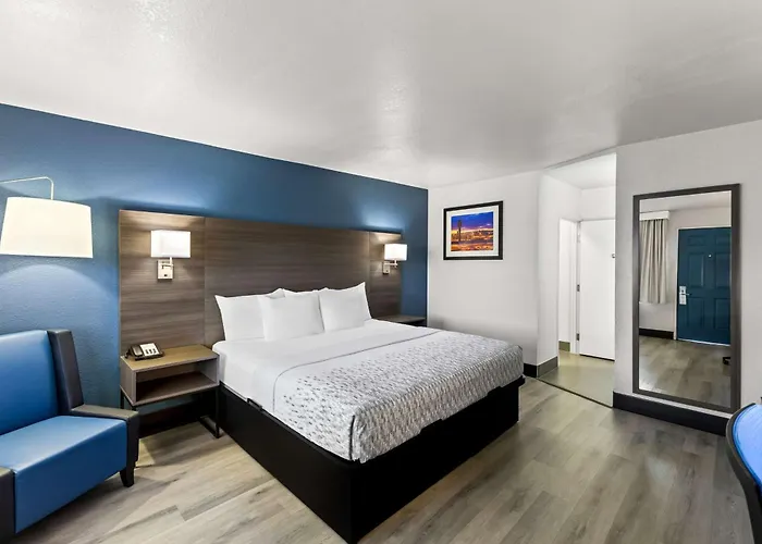Hotel Surestay By Western Airport