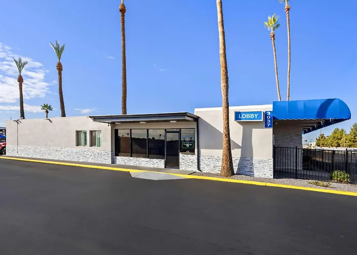 Hotel Surestay By Western Airport