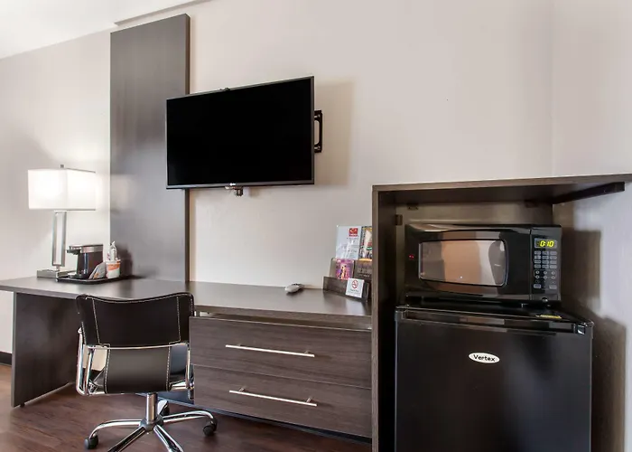Surestay By Western Airport Hotel 3*