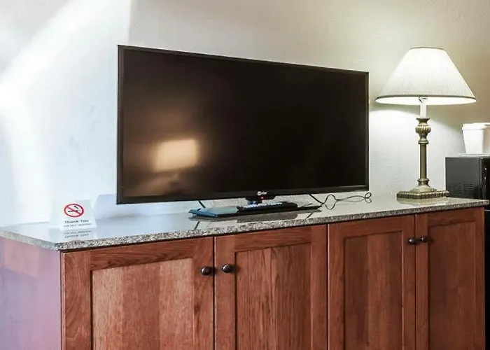 Surestay By Western Airport 3*
