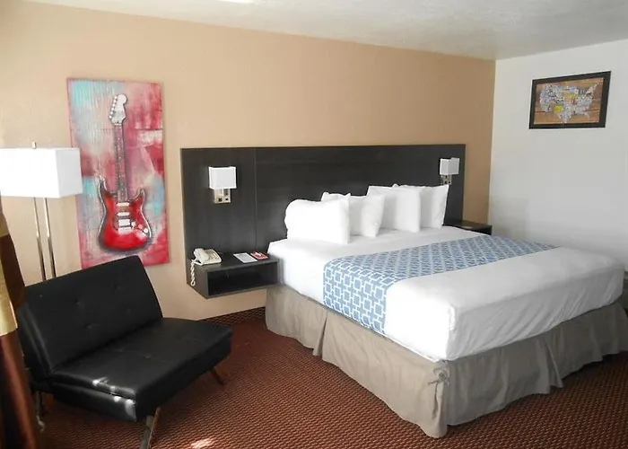 Surestay By Western Airport Hotel 3*